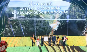 Lễ công bố Quyết định công nhận Khu du lịch quốc gia Mộc Châu