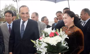 Chủ tịch Quốc hội bắt đầu thăm chính thức Vương quốc Maroc