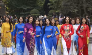 Phụ nữ Thủ đô với nhiều hoạt động tôn vinh áo dài Việt Nam