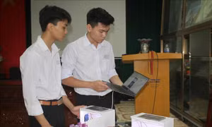 Học sinh Ninh Bình với sáng kiến 'Hệ thống quản lý giờ học thông minh'