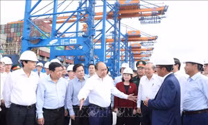 Thủ tướng Nguyễn Xuân Phúc: Tập trung phát triển cảng Cái Mép - Thị Vải ngang tầm khu vực vào năm 2030
