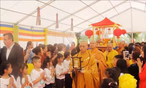 Đại lễ Vu Lan, khởi công xây dựng chùa Vĩnh Nghiêm tại CH Séc