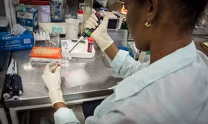 Giới khoa học Cuba lạc quan về kết quả thử nghiệm vaccine điều trị ung thư phổi
