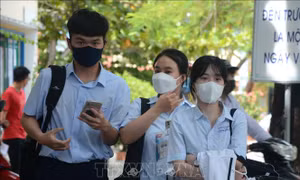 Đà Nẵng: Xảy ra trường hợp thí sinh dùng điện thoại chụp đề thi Toán gửi ra ngoài