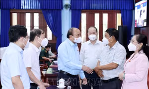 Chủ tịch nước Nguyễn Xuân Phúc tiếp xúc cử tri huyện Củ Chi 
