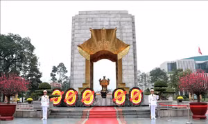 Ban Bí thư Trung ương Đoàn dâng hương tưởng niệm các Anh hùng Liệt sỹ