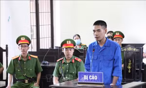 Xét xử 3 bị cáo lợi dụng quyền tự do dân chủ xâm phạm lợi ích của Nhà nước