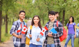 Canada siết chặt tiếp nhận sinh viên nước ngoài: Những biện pháp mới cần thiết