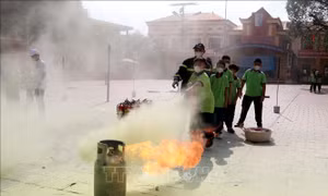 Bồi dưỡng kĩ năng phòng cháy và cứu nạn cho học sinh