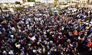 Hàng trăm người biểu tình tiếp tục đổ về thủ đô Khartoum của Sudan