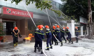 Công an tăng cường phổ biến kỹ năng thoát hiểm tình huống cháy nổ