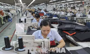 'Khát' lao động, nhiều công ty dệt may, da giày sản xuất cầm chừng