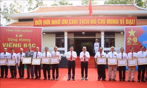 Đưa Hậu Giang sớm trở thành tỉnh khá của vùng Đồng bằng sông Cửu Long