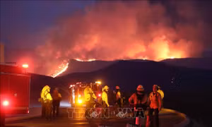 Mỹ: Bang California huy động 2.800 lính cứu hỏa cho mùa cao điểm cháy rừng