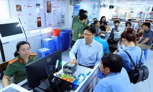 Đồng Nai: Hơn 200 công dân nước ngoài đầu tiên được cấp định danh điện tử mức độ 2