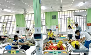 Vụ 49 người trong đoàn lân sư rồng nhập viện là sự cố về an toàn thực phẩm