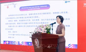 Tư duy nhân văn trong thời đại AI: Giữ con người ở vị trí trung tâm