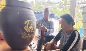 Nước mắm Cửa Khe, làng nghề truyền thống vươn ra 'biển lớn' ​