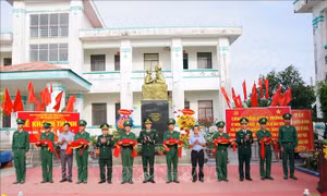 Khánh thành tượng đài 'Bác Hồ với chiến sĩ Biên phòng' ở Cà Mau