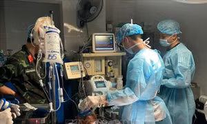 Thành công ca đại phẫu mở ngực đầu tiên tại Bệnh xá đảo Trường Sa