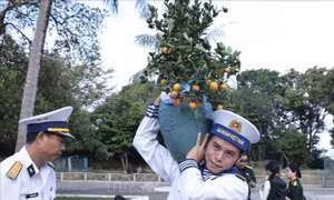 Gửi 'Tết sớm' đến nhân dân, các lực lượng trên đảo Hòn Chuối