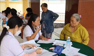 Khám sàng lọc giúp đối tượng cao tuổi yên tâm theo dõi sức khỏe cá nhân