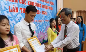 Tuyên dương 201 công nhân tiêu biểu tại các khu công nghiệp tỉnh Bến Tre