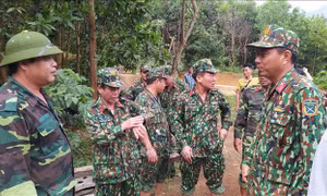 Tích cực cứu nạn, hỗ trợ người dân bị cô lập tại Phước Sơn