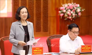 Đồng chí Trương Thị Mai làm việc với Ban Thường vụ Tỉnh ủy Điện Biên