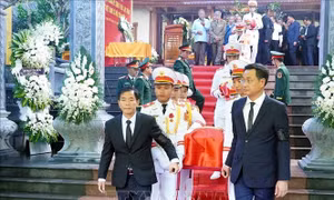 Truy điệu, an táng hài cốt các liệt sĩ hy sinh tại Hang Tám Cô