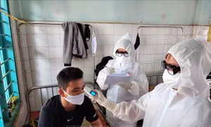 Tăng cường phòng và kiểm soát lây nhiễm COVID-19 cho nhân viên y tế