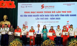 'Hành trình đỏ' đẩy mạnh thi đua nhân ái trong các tầng lớp nhân dân