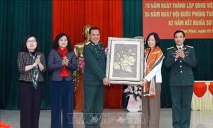 Không ngừng vun đắp sự gắn kết qua nhiều thế hệ giữa TTXVN và Sư đoàn 304
