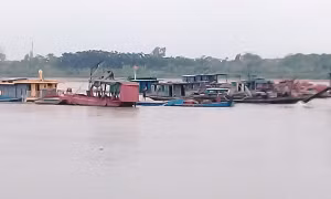 Từ 8/11, tăng cường kiểm tra phương tiện khai thác cát, sỏi trên sông Hồng