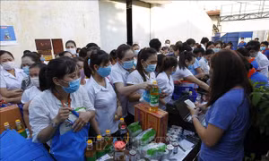 Để Tết Tân Sửu thêm đầm ấm - Bài 2: Mang Tết đến mọi người, mọi nhà