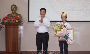 Ninh Bình vinh danh quán quân Đường lên đỉnh Olympia Nguyễn Thị Thu Hằng