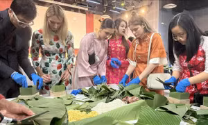 Chợ Xuân lan tỏa văn hóa Việt Nam giữa lòng nước Pháp