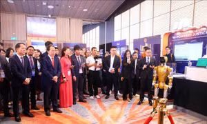 Gỡ bỏ rào cản, cắt giảm thủ tục, tiên phong ứng dụng công nghệ số