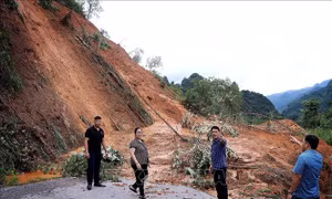 Ảnh hưởng bão số 10: Sạt lở tuyến đường 433 khiến nhiều xã vùng cao Phú Thọ bị cô lập