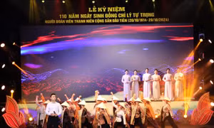 Lễ kỷ niệm 110 năm Ngày sinh đồng chí Lý Tự Trọng
