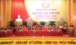 Đồng chí Phạm Minh Chính dự, chỉ đạo Đại hội Đảng bộ tỉnh Hà Tĩnh lần thứ XIX