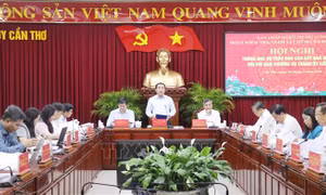 Đoàn kiểm tra, giám sát số 28 của Bộ Chính trị làm việc với Ban Thường vụ Thành ủy Cần Thơ