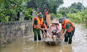 Bắc Ninh: Nước sông dâng cao, khẩn trương di dời hơn 1.400 hộ dân