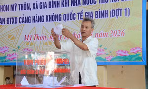 Hàng trăm hộ dân tham gia bốc thăm đất tái định cư dự án sân bay Gia Bình