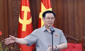 Chủ tịch Quốc hội Vương Đình Huệ làm việc với Ban Thường vụ Tỉnh ủy Gia Lai
