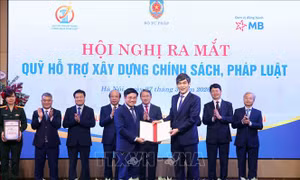 Ra mắt Quỹ hỗ trợ xây dựng chính sách, pháp luật