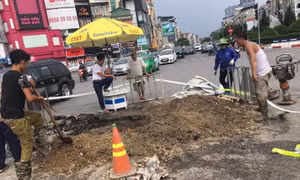 Hà Nội: Khắc phục xong sự cố vỡ đường ống nước