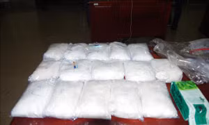 Phát hiện, thu giữ hơn 15kg bột trắng nghi ma túy đá tại cửa khẩu Hoa Lư