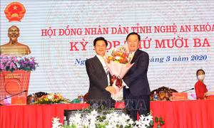 Đồng chí Nguyễn Đức Trung được bầu giữ chức Chủ tịch UBND tỉnh Nghệ An