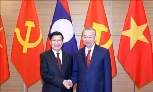 'Gắn kết chiến lược' về chính trị là trụ cột, định hướng tổng thể quan hệ Việt Nam - Lào